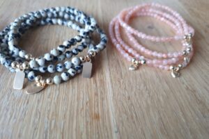gouden armbandje met maanstenen