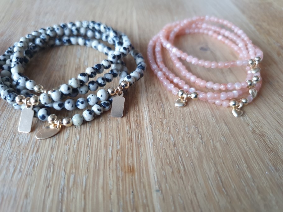 gouden armbandje met maanstenen
