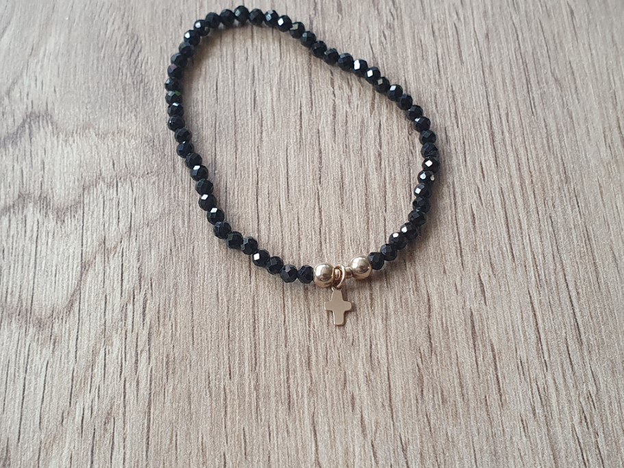 spinel armband met kruisje